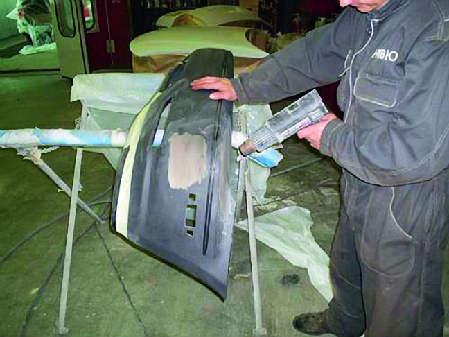 Ремонт бампера до и после. Ремонт бамперов материал. Пластик для ремонта бампера. Стол для ремонта бамперов своими руками. Починка бампера.